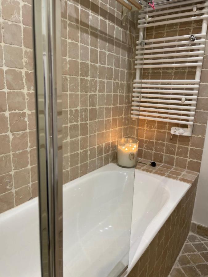 Quartier Montorgueil, Voie Pietonne, Dans Un Immeuble Du Xveme Lejlighed Paris Eksteriør billede